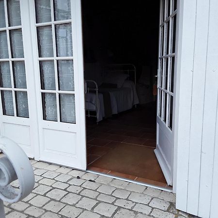 Domaine Les Galards Bed & Breakfast Le Garde Екстериор снимка
