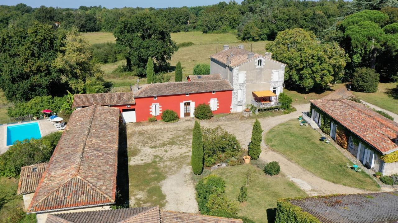 Domaine Les Galards Bed & Breakfast Le Garde Екстериор снимка