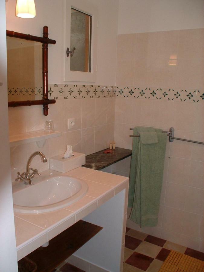 Domaine Les Galards Bed & Breakfast Le Garde Екстериор снимка