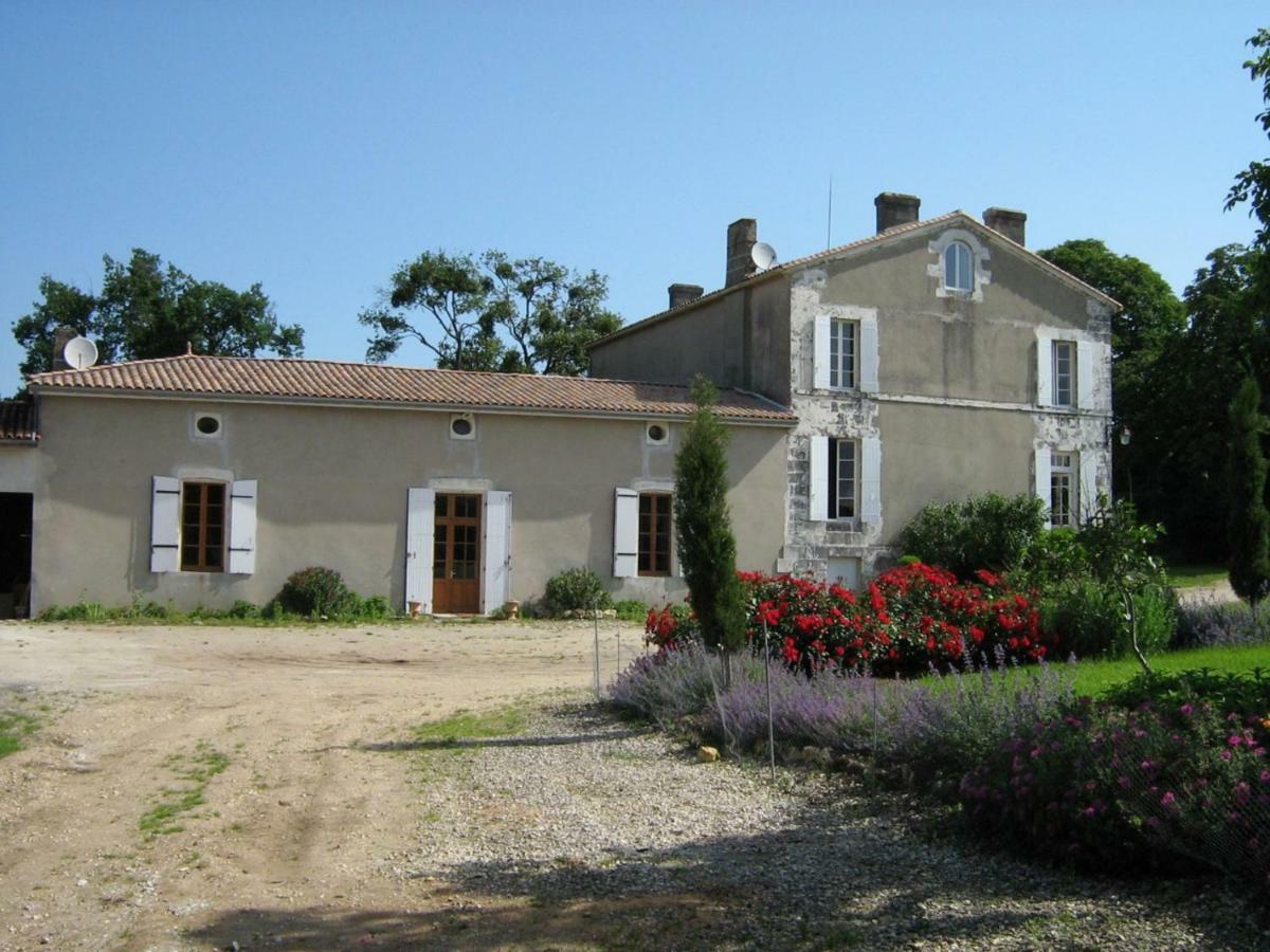 Domaine Les Galards Bed & Breakfast Le Garde Екстериор снимка